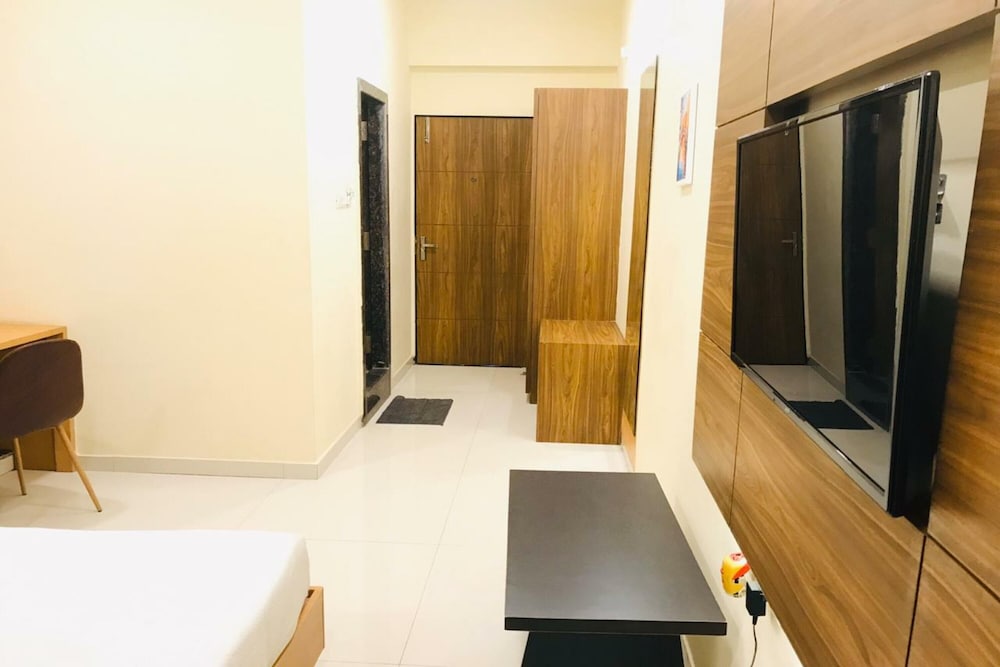 Hotel Golden  I