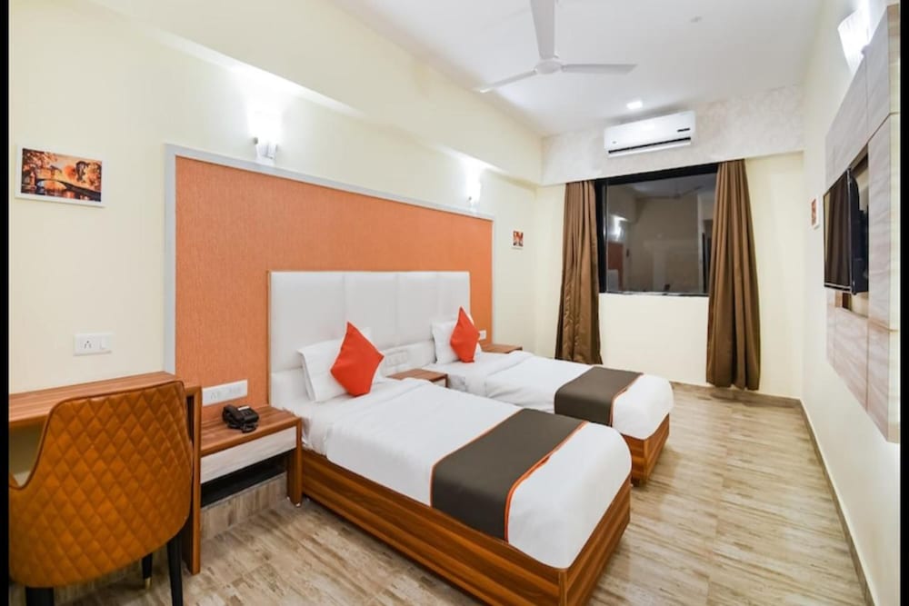 Hotel Golden  I