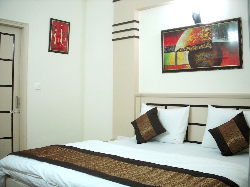 Hotel Tashkent Palace  New Delhi Railway Station