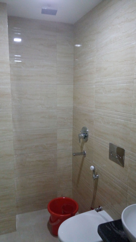 Hotel Tashkent Palace  New Delhi Railway Station