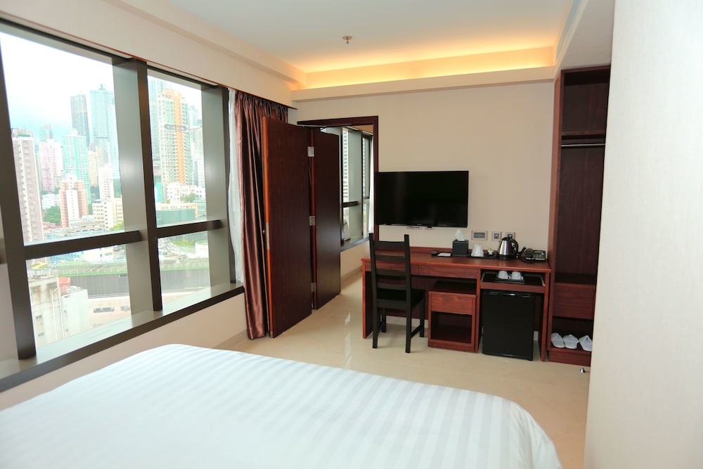 WE Hotel