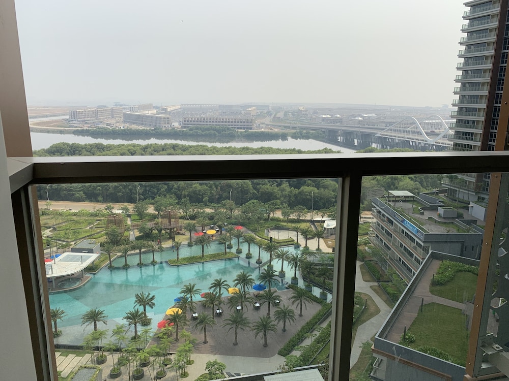 Gold Coast PIK Bahama Sea View Apartments