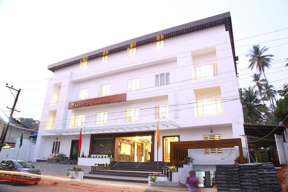 Hotel Theertha International