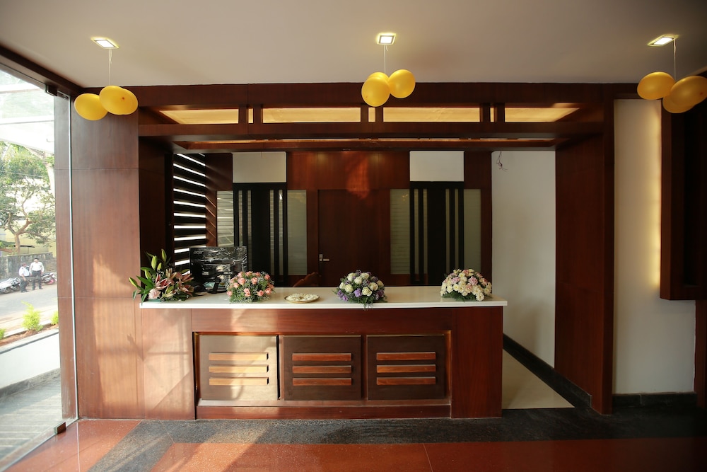 Hotel Theertha International