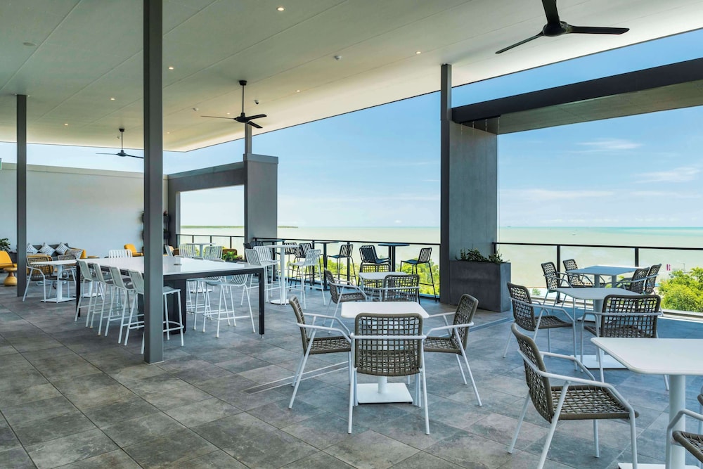 Oaks Cairns Hotel