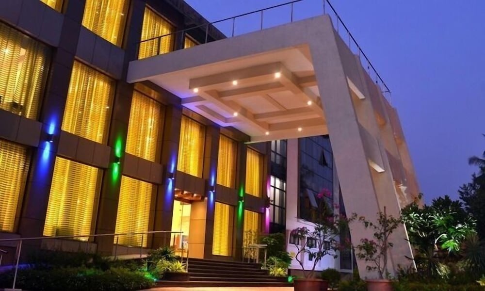 Club Emerald