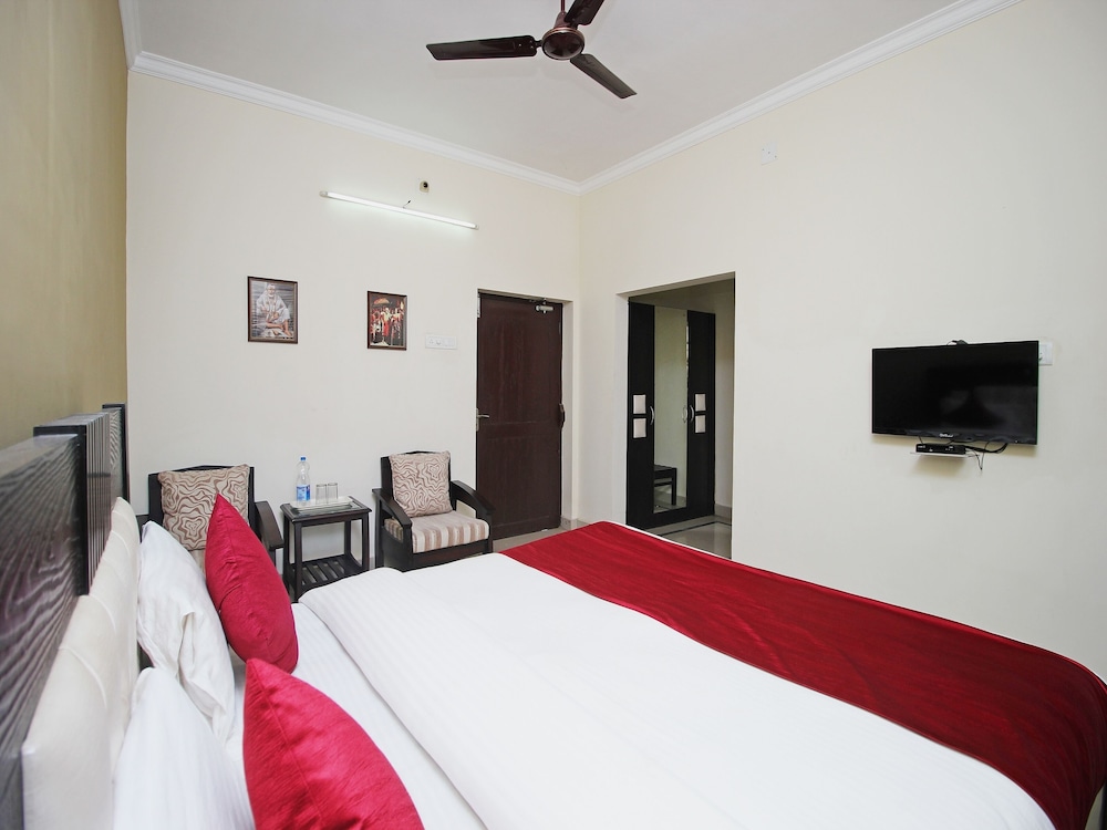 Super Hotel O Sai Leela