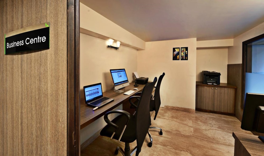 Leisure Inn Grand Chanakya