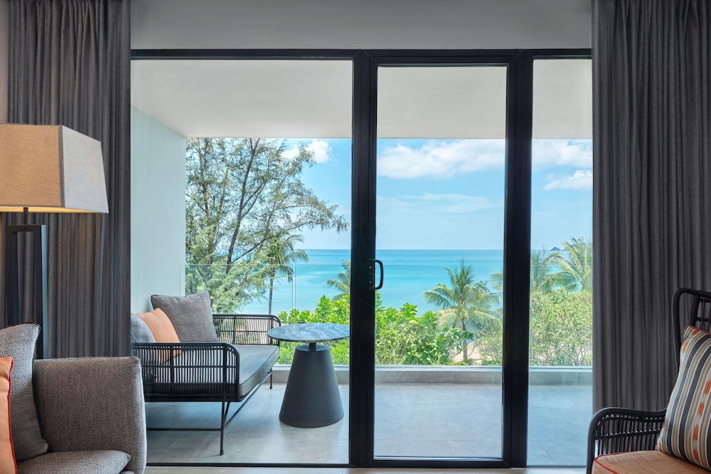 Four Points by Sheraton Phuket Patong Beach Resort