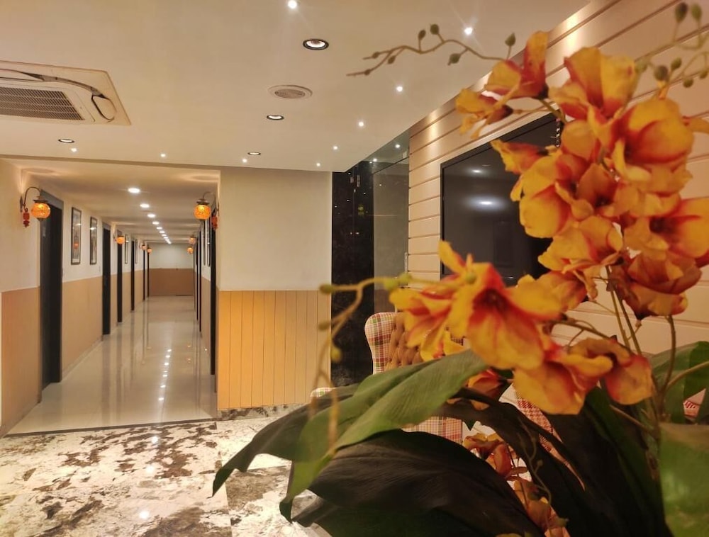 RNB Select Hotel Walk In by 1589 Lucknow