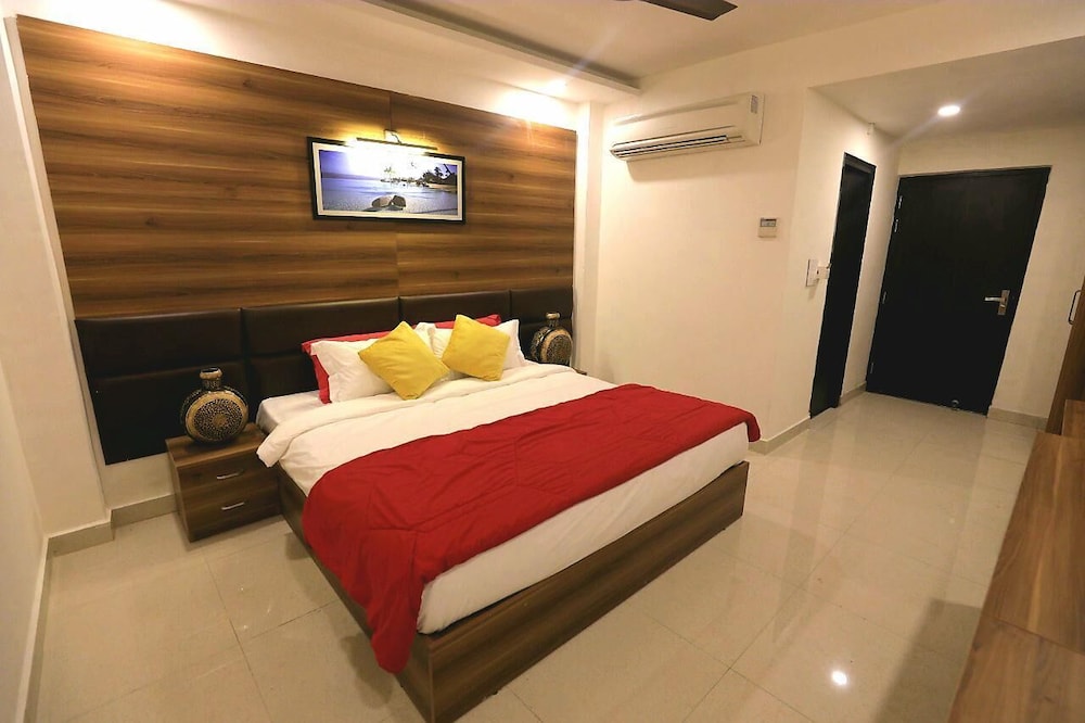 RNB Select Hotel Walk In by 1589 Lucknow