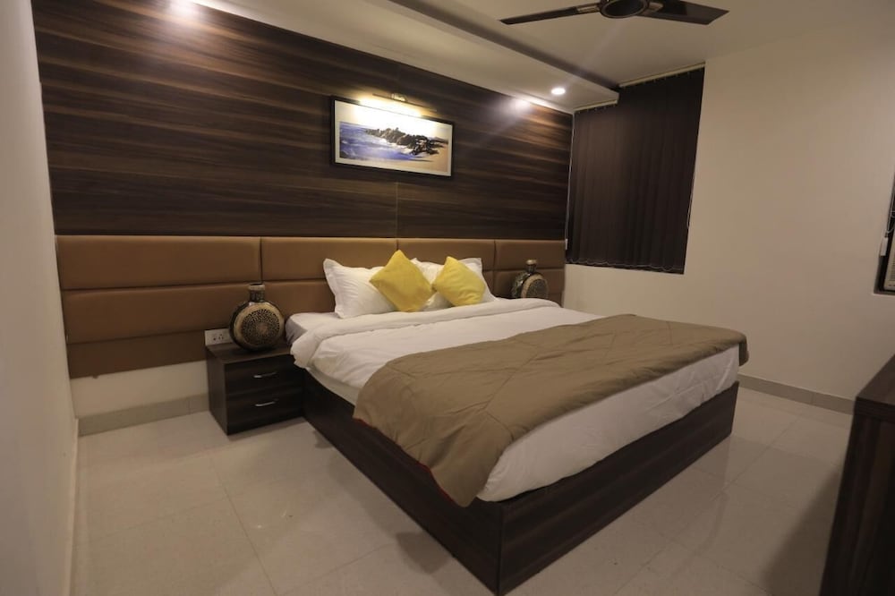 RNB Select Hotel Walk In by 1589 Lucknow