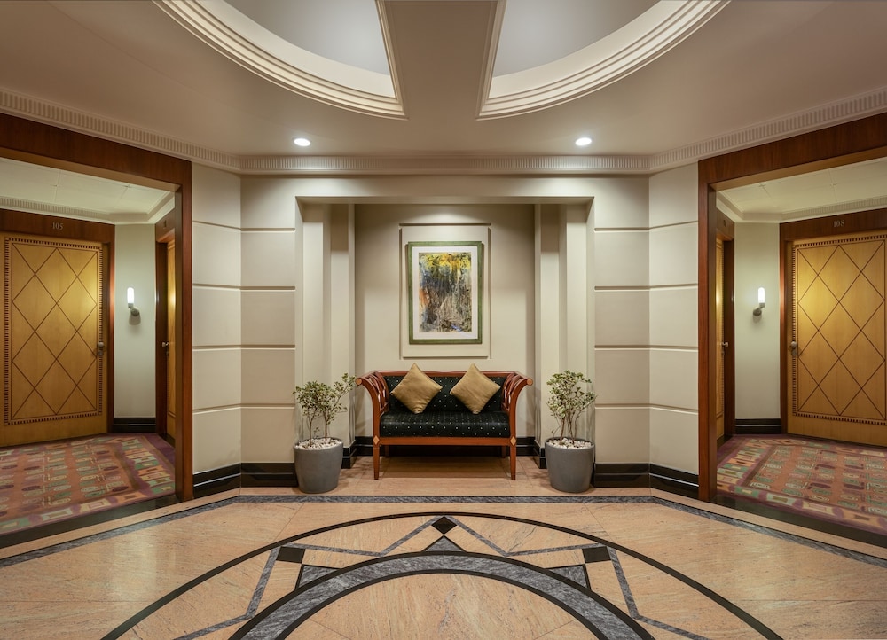 Sarovar Portico Kalupur