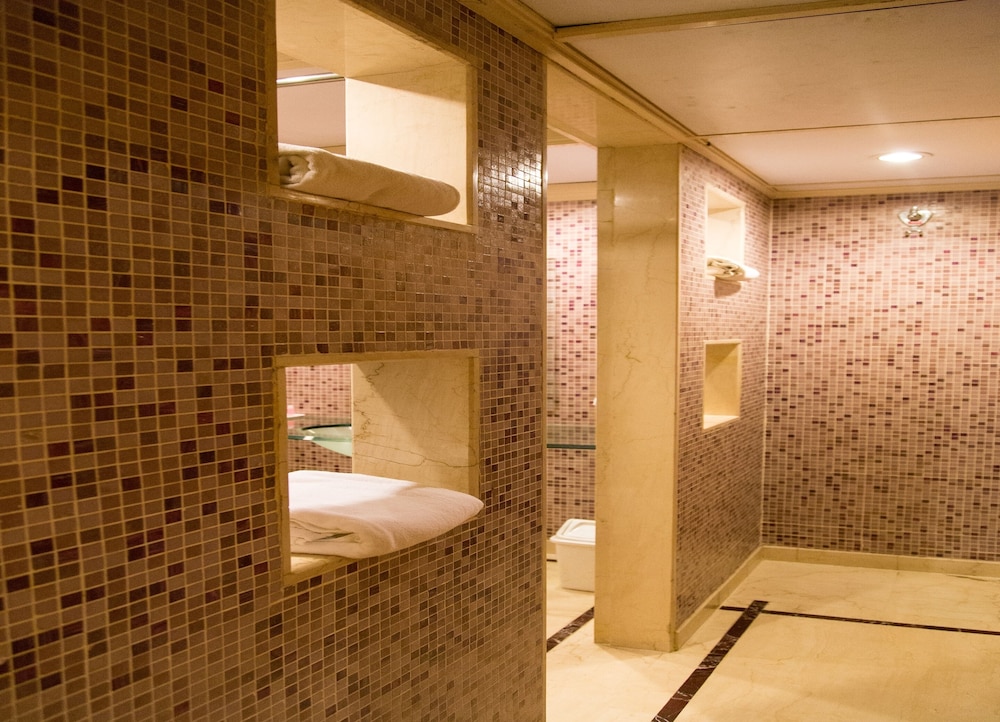 Sarovar Portico Kalupur
