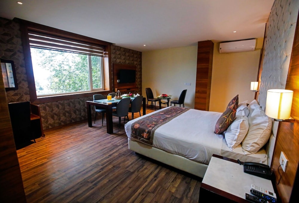 Hotel The Residency