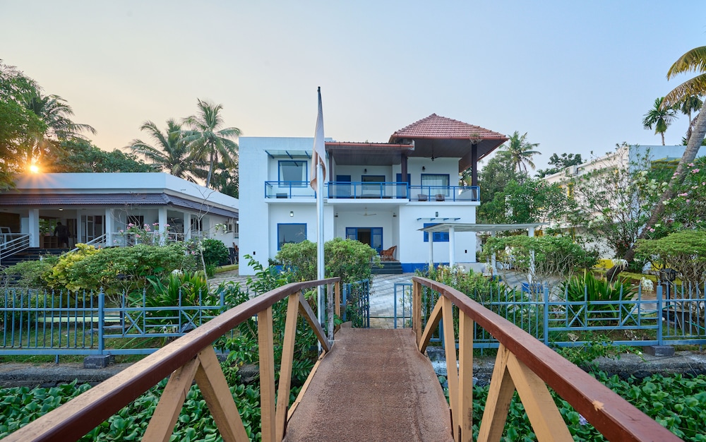 Seclude by the Lake, Alleppey
