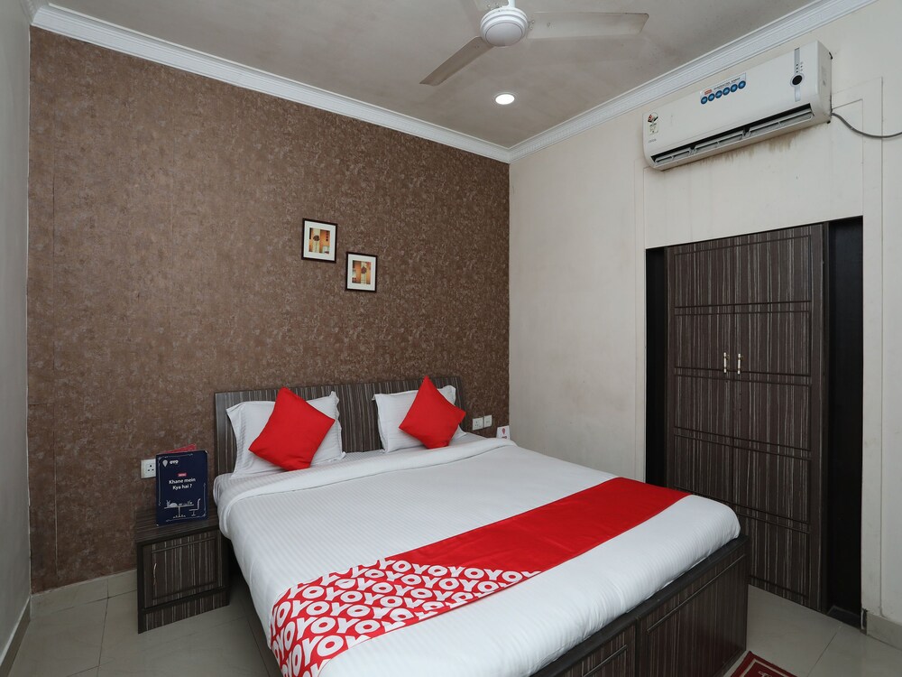 OYO Flagship 16097 Neeranand Regency Bhowanipore