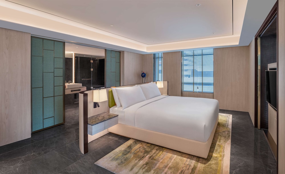 DoubleTree by Hilton Bangkok Ploenchit