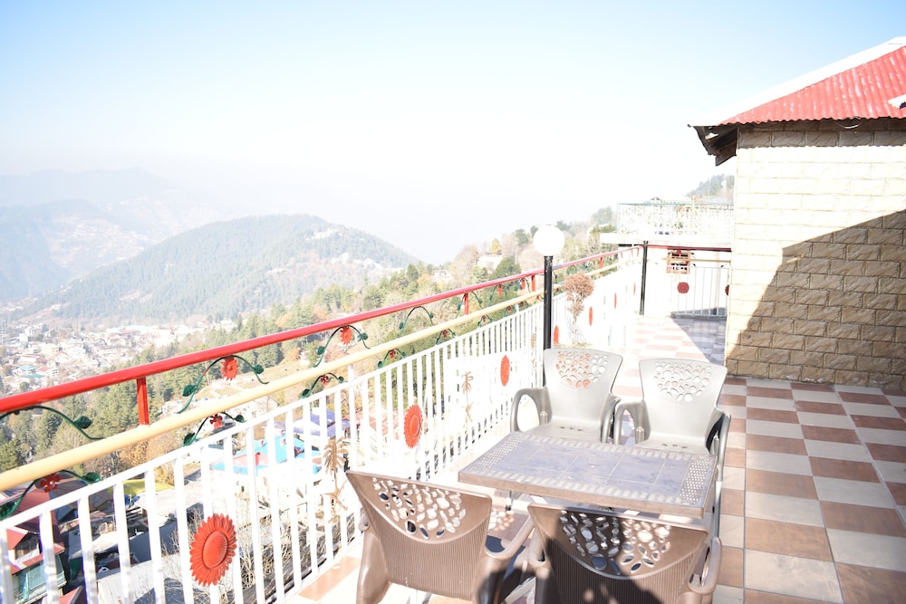 Al-Qamar Hotel Murree