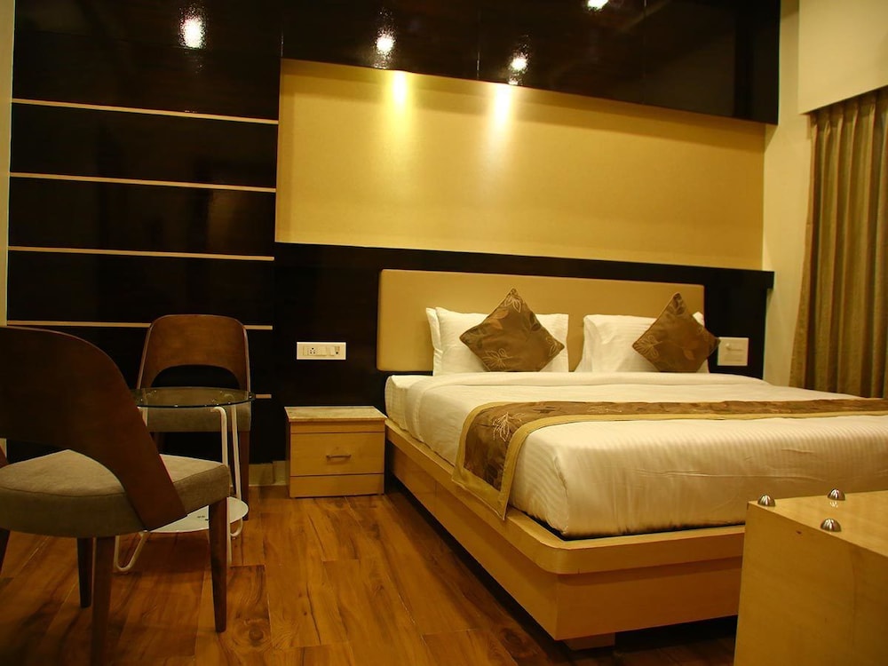 Hotel Gavishree Residency
