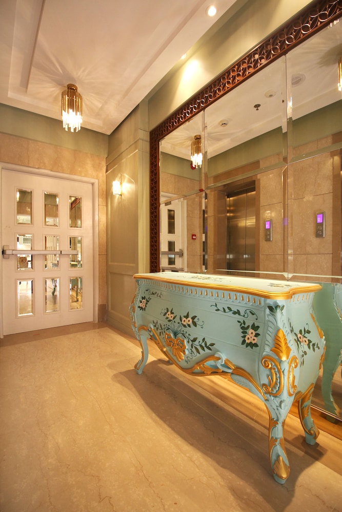 Theory9 Hotel & Premium Service Apartments Bandra