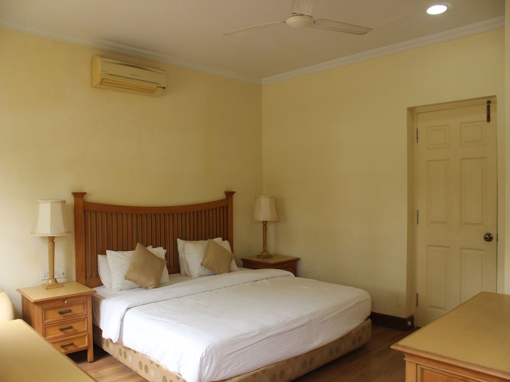 OYO 9622 Home 1BHK Colva Poolside Luxury