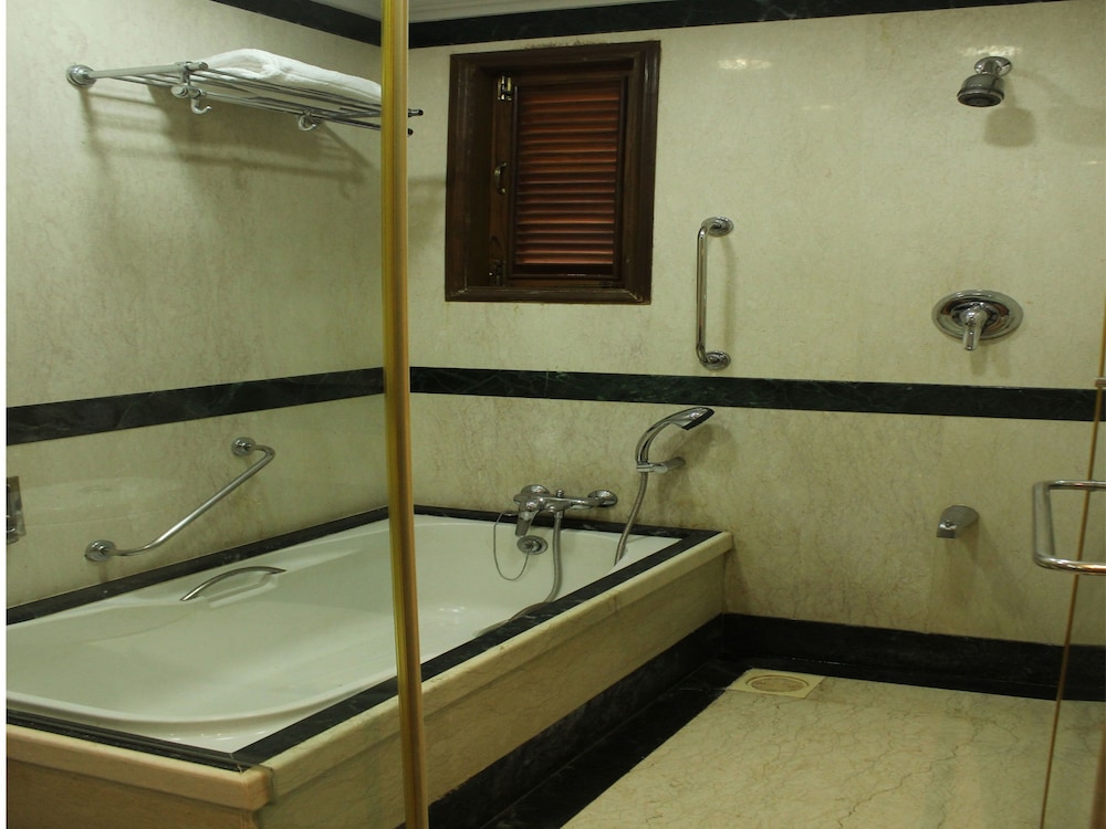 OYO 9622 Home 1BHK Colva Poolside Luxury