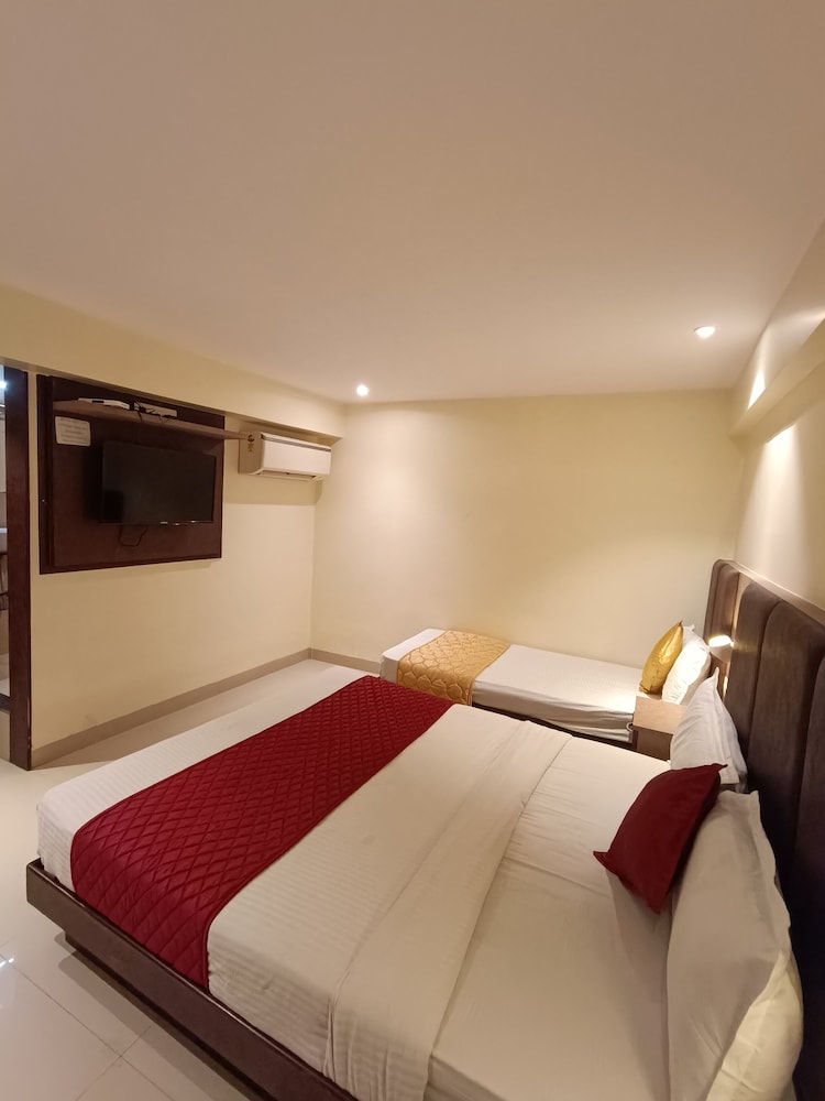 Hotel West Inn