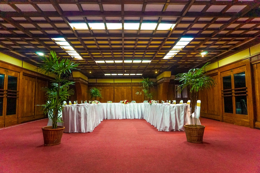 Grand Oriental Hotel