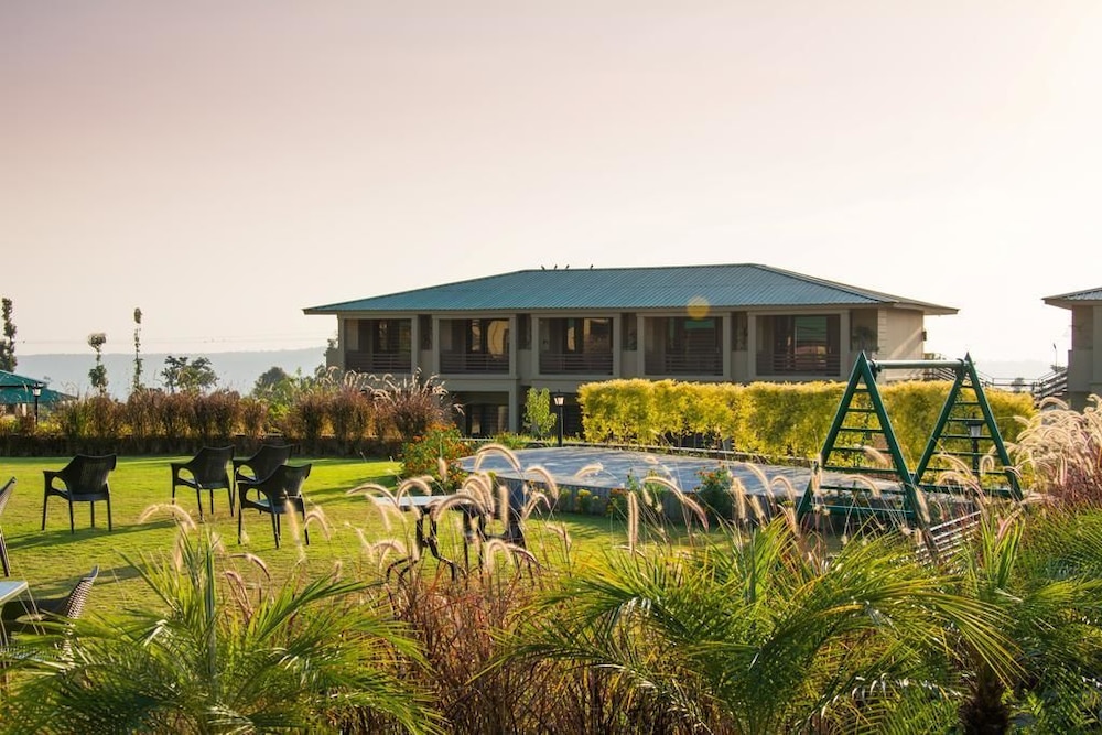 Resorts by the Baagh , Jim Corbett