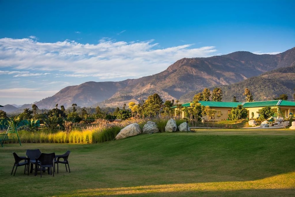 Resorts by the Baagh , Jim Corbett