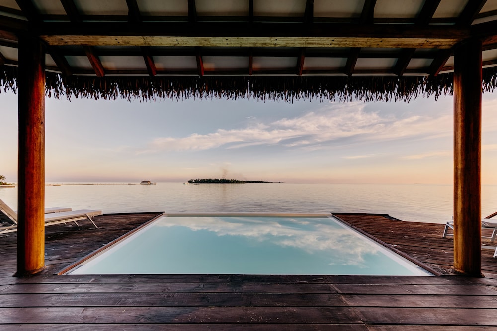 Cinnamon Velifushi Maldives