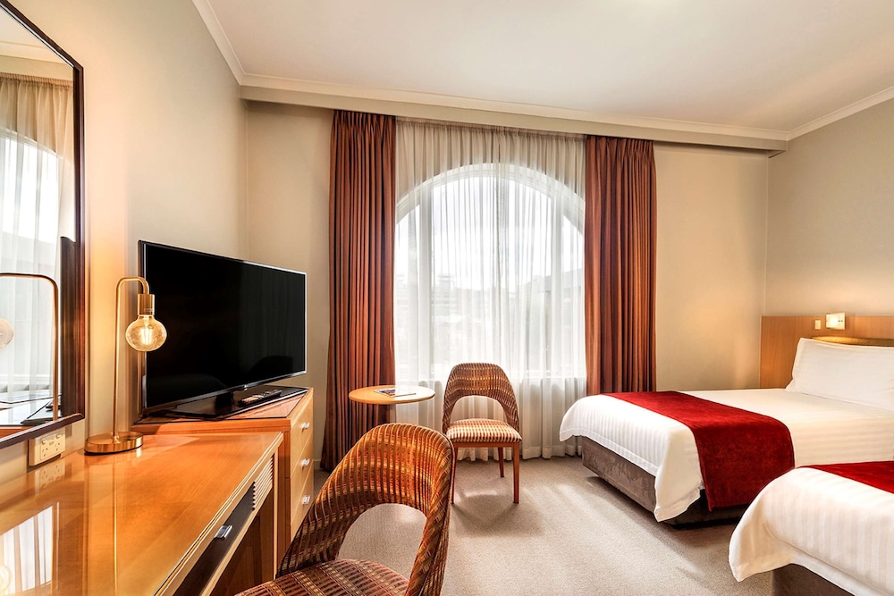 Best Western Plus Travel Inn Hotel