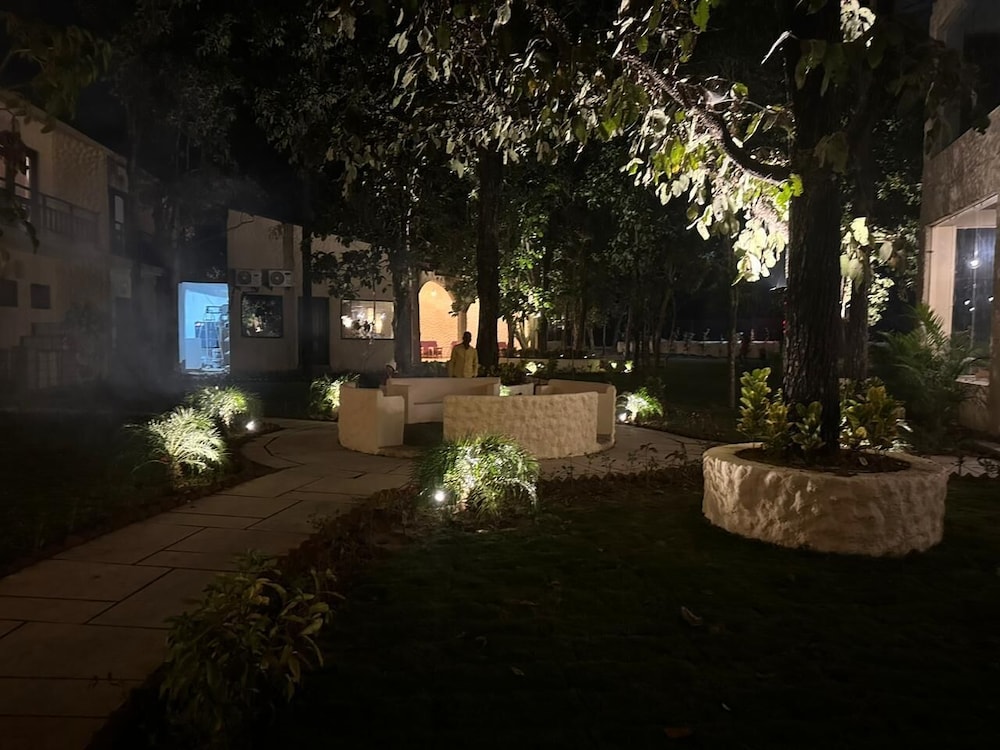 Citrus Prime Kanha Resort and Villas