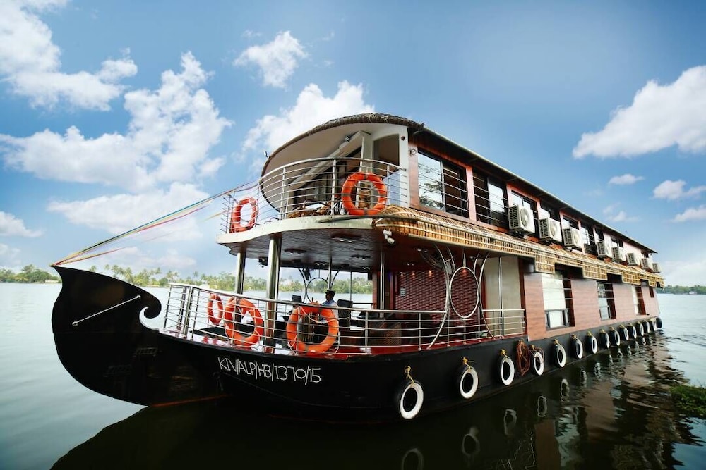 Kerala Houseboat