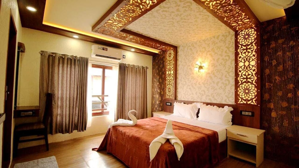 Kerala Houseboat