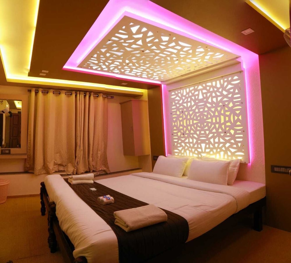 Kerala Houseboat