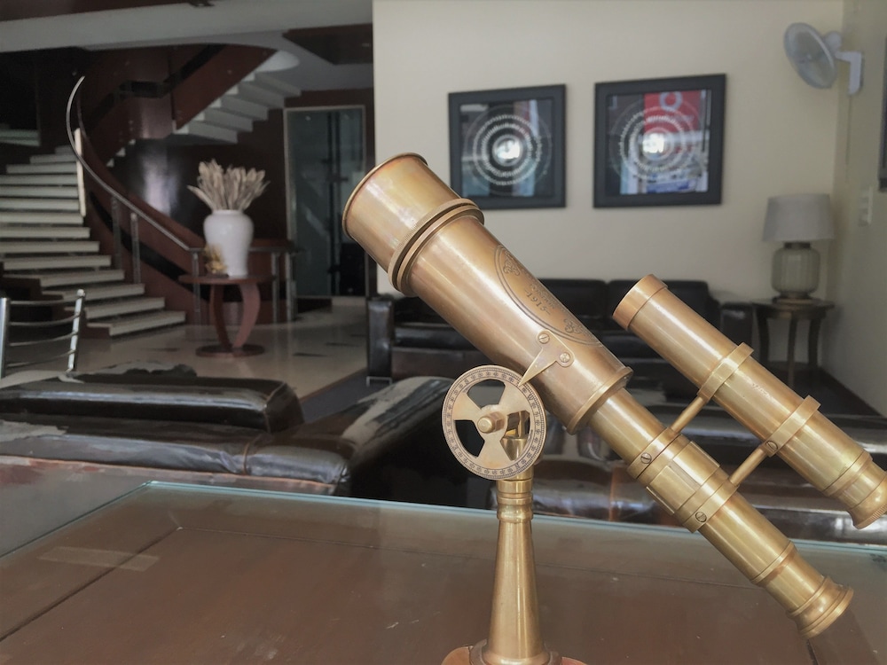 Hotel Aura Near Connaught Place