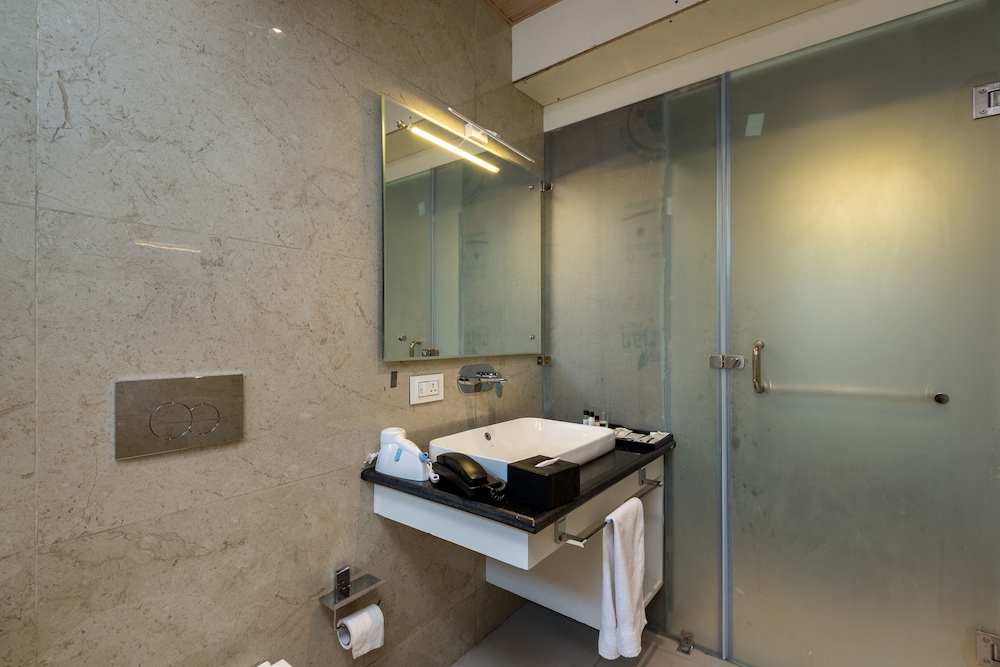 Hotel Grand Boulevard Srinagar