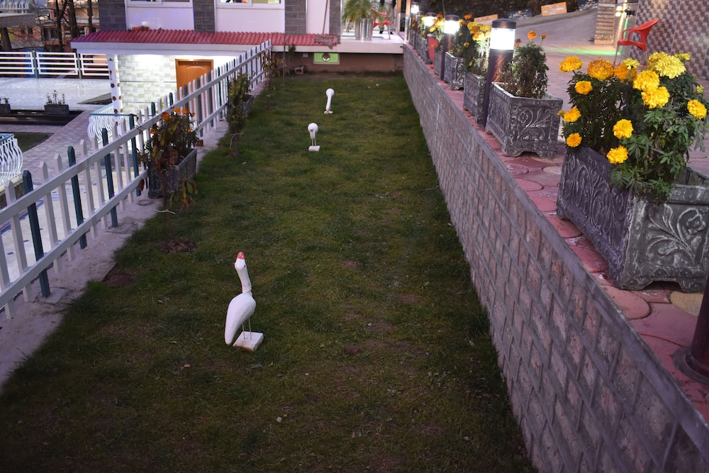 Dream Land Hotel