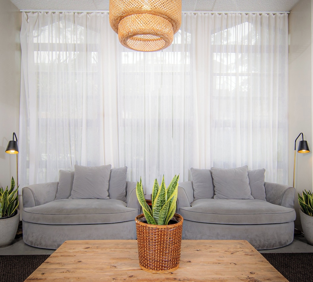 Ohia Waikiki Studio Suites