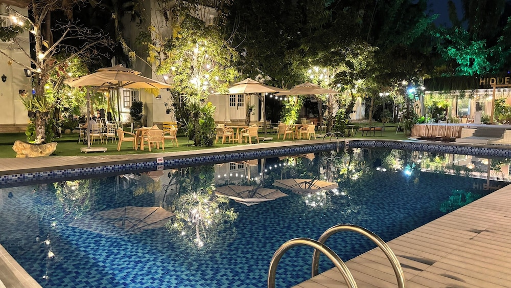Hidden Mansions Saigon Resort