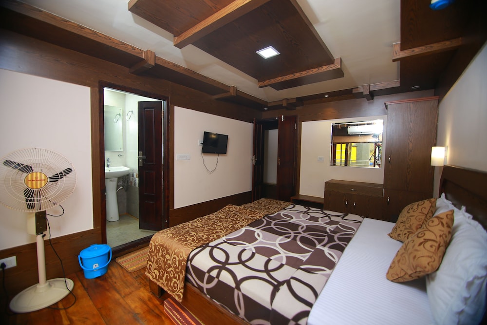 My Trip Houseboat