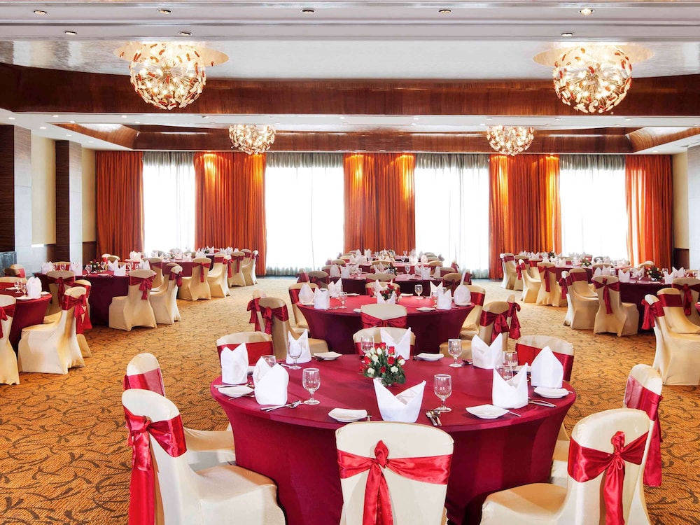Novotel Mumbai Juhu Beach Hotel