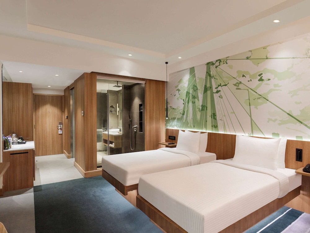 Novotel Mumbai Juhu Beach Hotel