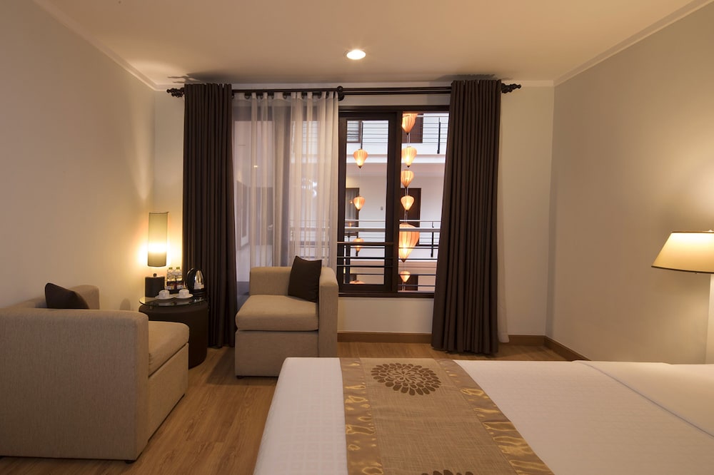 Vien Dong Hotel