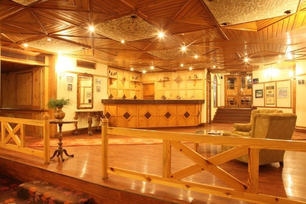 Heevan Pahalgam - River Front Luxury Retreat