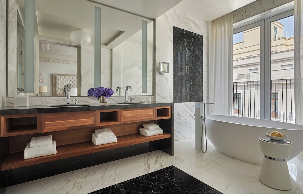 Four Seasons Hotel Madrid