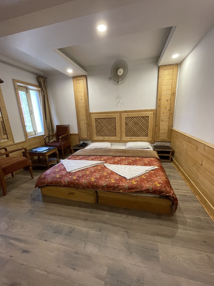 Hotel Sadaf