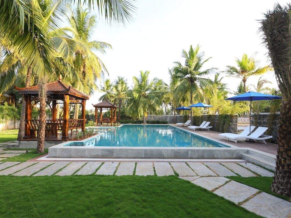 Coco Retreat Farm ECR
